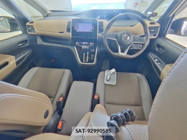 Nissan SERENA 2017-01 8816595-2