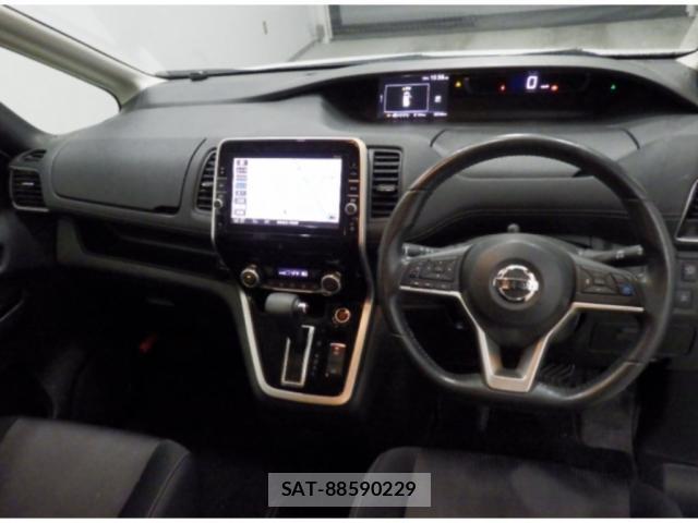 Nissan SERENA 2017-01 8816861-2