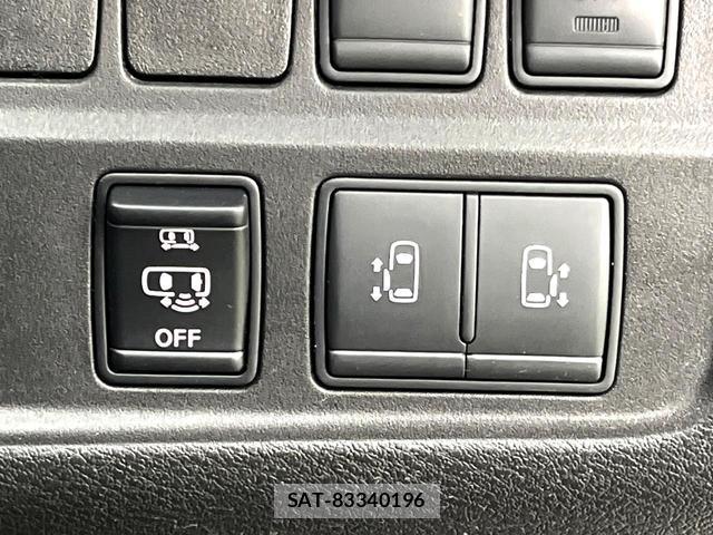 Nissan SERENA 2017-02 8816979-5