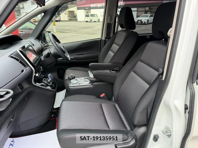 Nissan SERENA 2022-07 8817021-10