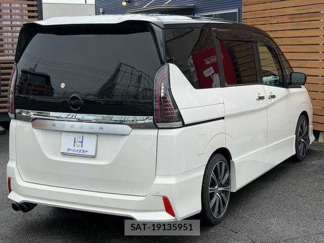 Nissan SERENA 2022-07 8817021-4