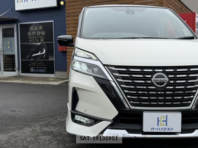 Nissan SERENA 2022-07 8817021-8