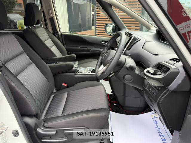 Nissan SERENA 2022-07 8817021-9