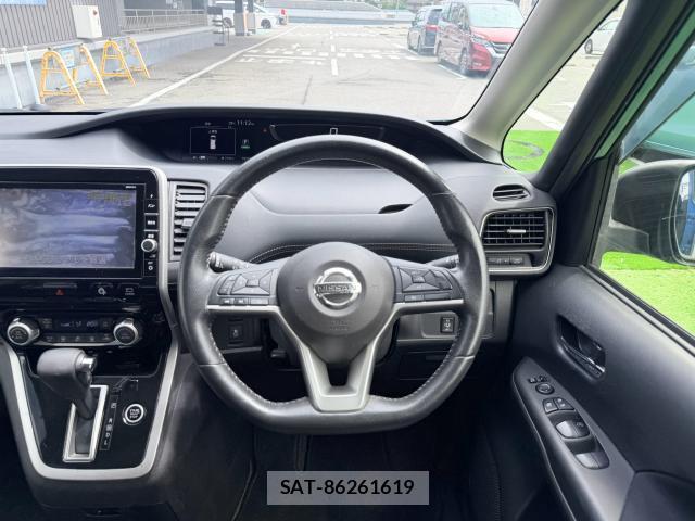 Nissan SERENA 2017-08 8817032-11