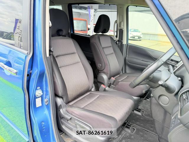 Nissan SERENA 2017-08 8817032-4