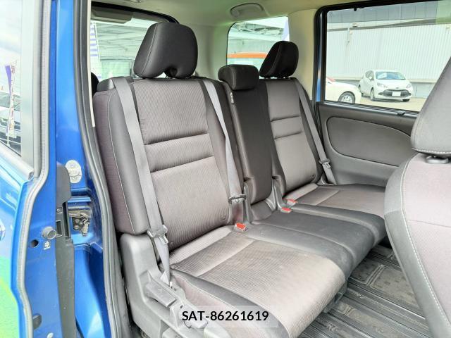 Nissan SERENA 2017-08 8817032-5