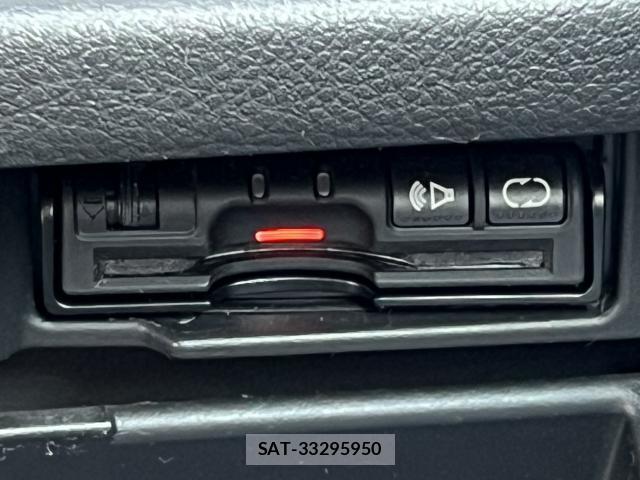 Nissan SERENA 2012-02 8817109-11