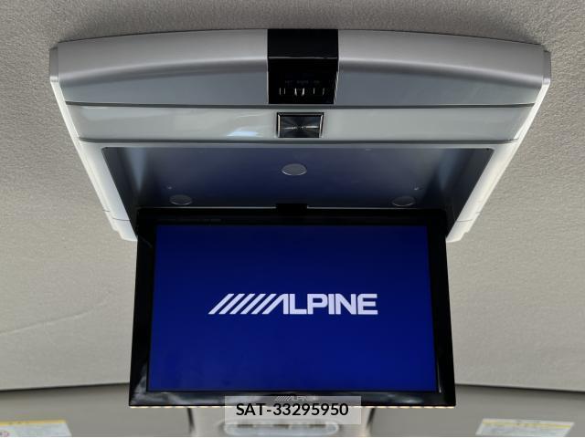 Nissan SERENA 2012-02 8817109-12