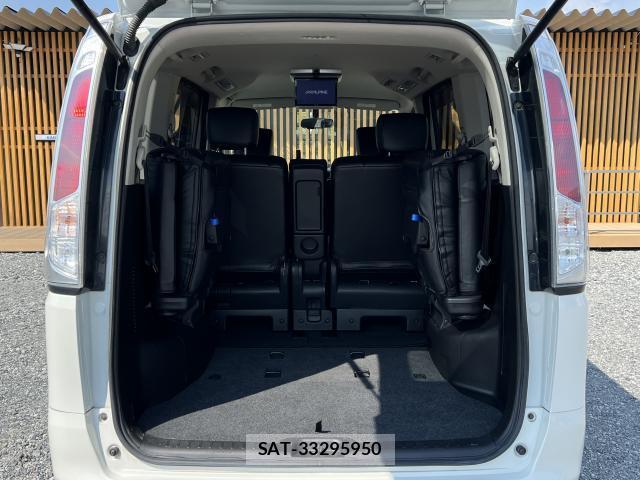 Nissan SERENA 2012-02 8817109-18
