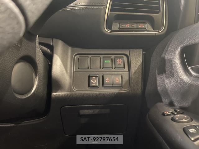 Nissan SERENA 2018-01 8817181-12