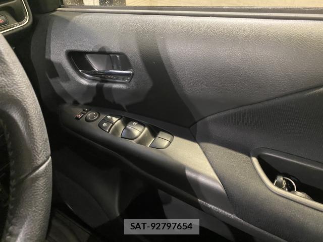 Nissan SERENA 2018-01 8817181-13