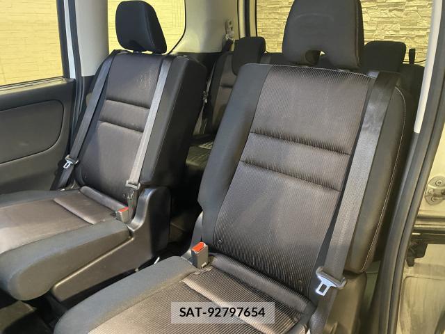 Nissan SERENA 2018-01 8817181-18