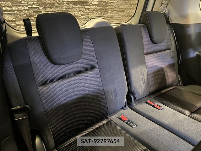 Nissan SERENA 2018-01 8817181-19