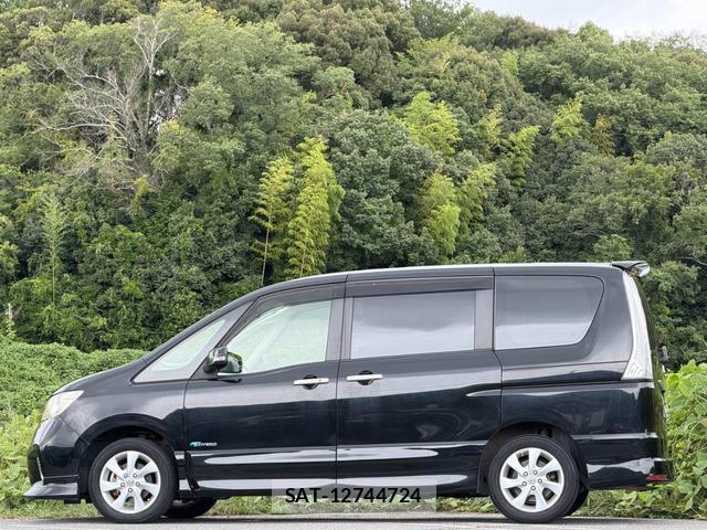 Nissan SERENA 2013-09 8817304-13