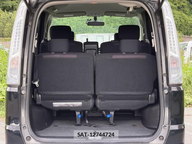 Nissan SERENA 2013-09 8817304-17
