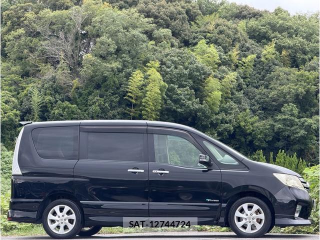 Nissan SERENA 2013-09 8817304-18