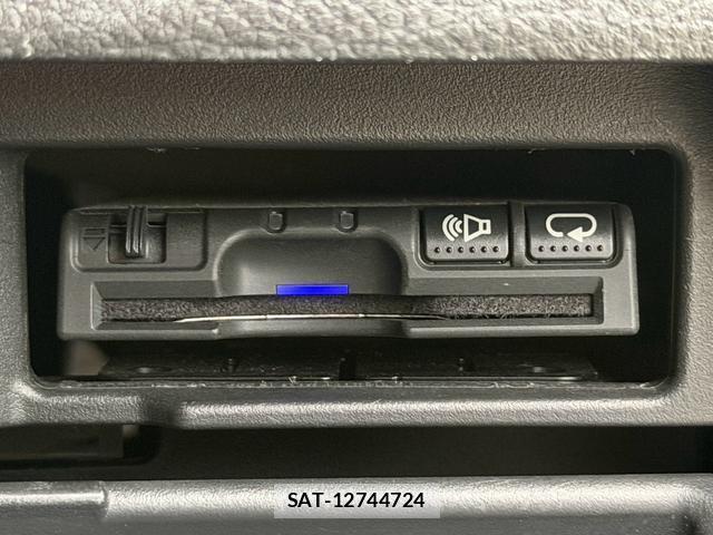 Nissan SERENA 2013-09 8817304-7