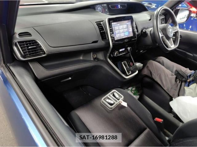 Nissan SERENA 2016-11 8817349-6
