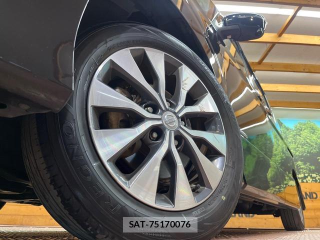 Nissan SERENA 2017-09 8817371-13