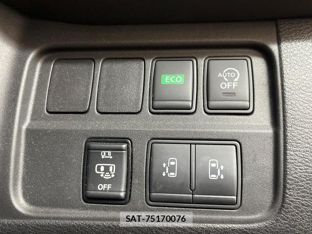 Nissan SERENA 2017-09 8817371-2