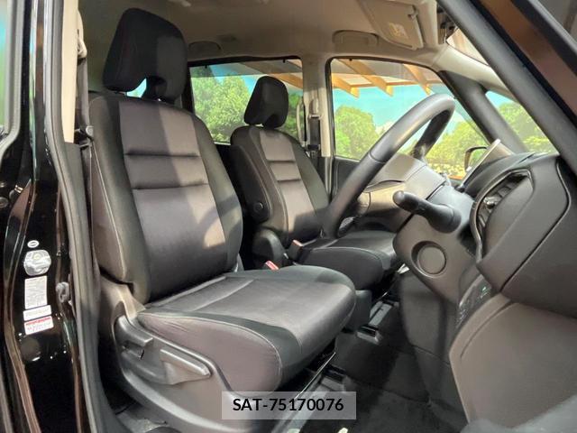 Nissan SERENA 2017-09 8817371-7