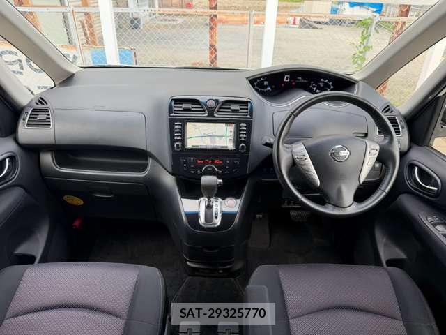 Nissan SERENA 2012-03 8817698-1