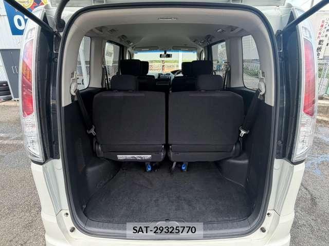 Nissan SERENA 2012-03 8817698-12