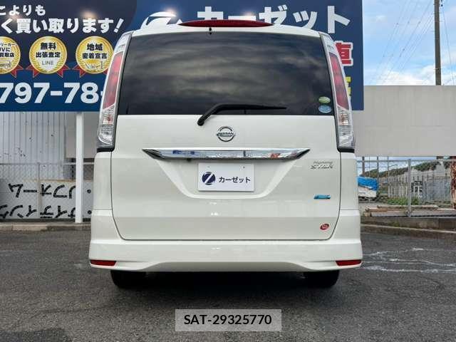 Nissan SERENA 2012-03 8817698-14
