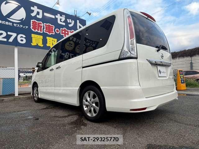 Nissan SERENA 2012-03 8817698-17