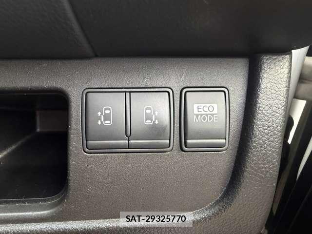 Nissan SERENA 2012-03 8817698-5