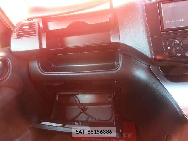 Nissan SERENA 2012-02 8818003-14
