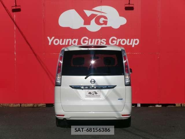 Nissan SERENA 2012-02 8818003-3