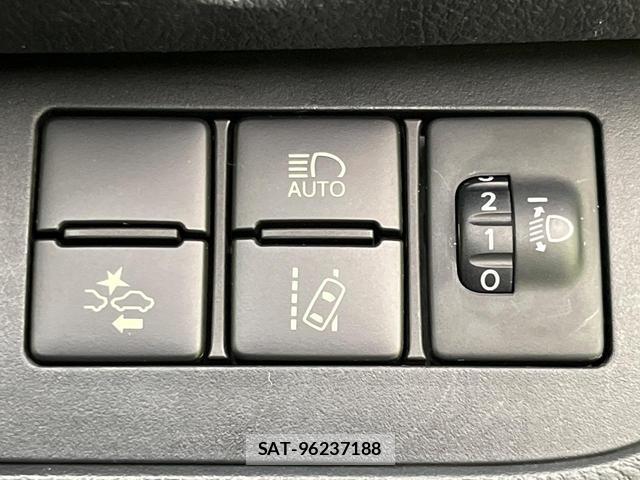 Toyota SIENTA 2017-09 8812078-5