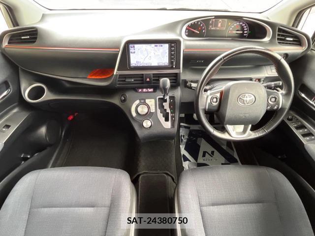 Toyota SIENTA 2015-09 8812322-1