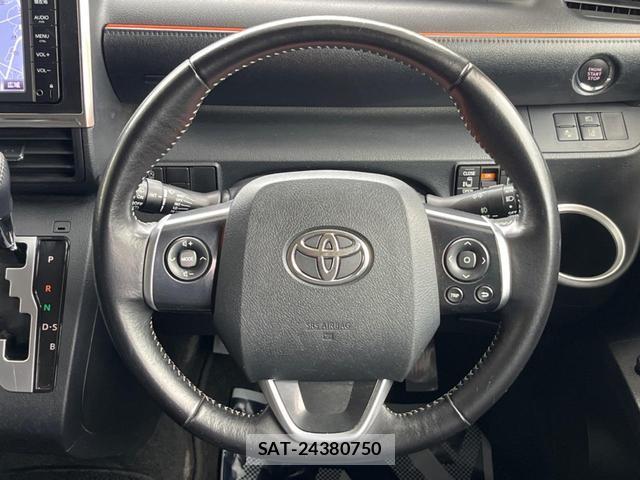 Toyota SIENTA 2015-09 8812322-11