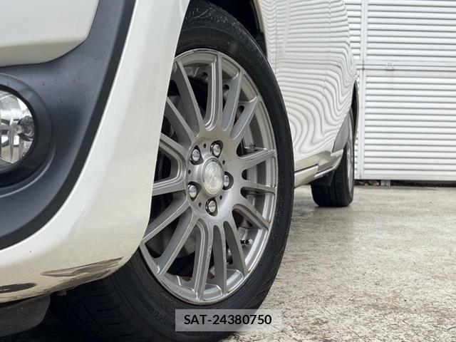 Toyota SIENTA 2015-09 8812322-13