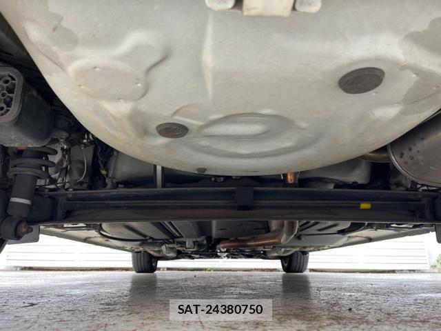 Toyota SIENTA 2015-09 8812322-19