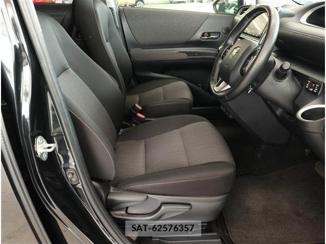 Toyota SIENTA 2021-10 8812381-11