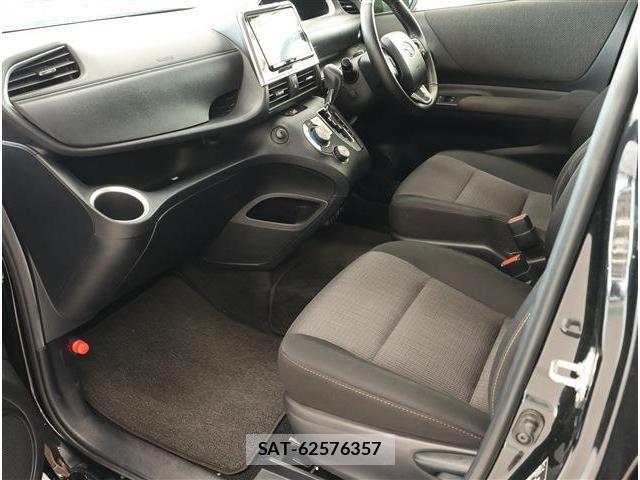 Toyota SIENTA 2021-10 8812381-13