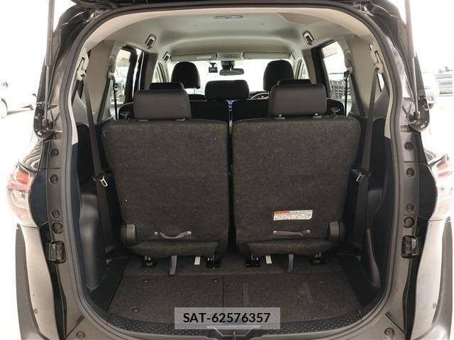 Toyota SIENTA 2021-10 8812381-17