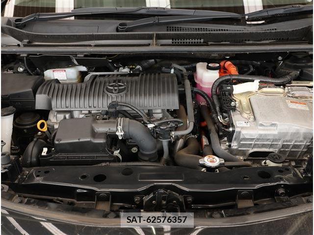 Toyota SIENTA 2021-10 8812381-18