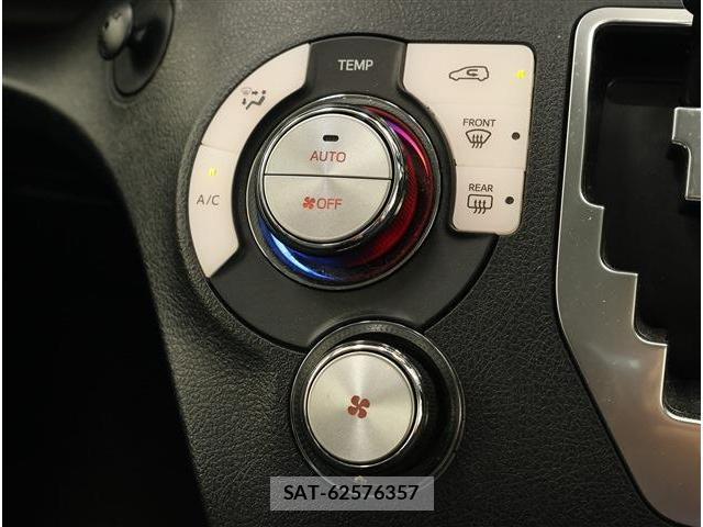 Toyota SIENTA 2021-10 8812381-9