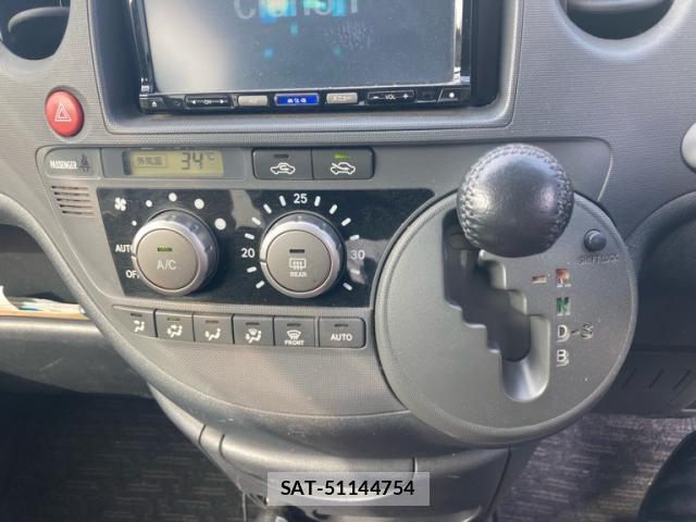 Toyota SIENTA 2012-12 8812436-10