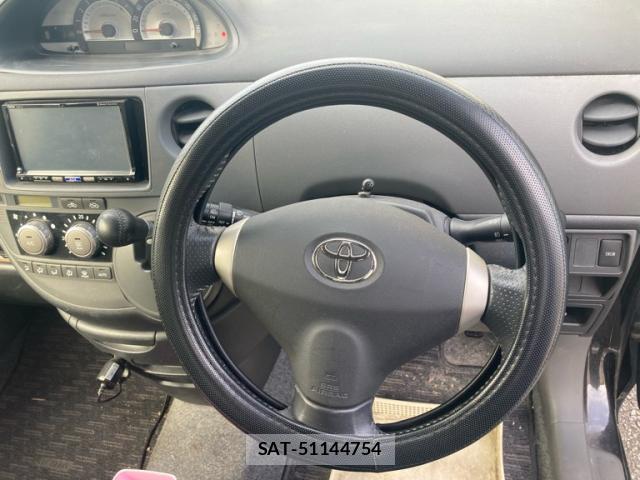 Toyota SIENTA 2012-12 8812436-7
