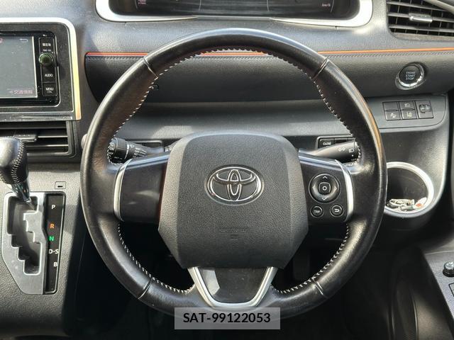 Toyota SIENTA 2016-10 8812679-10