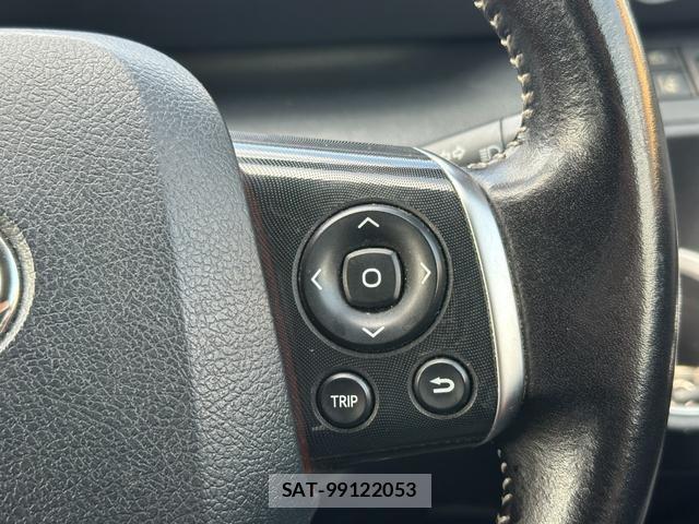 Toyota SIENTA 2016-10 8812679-4