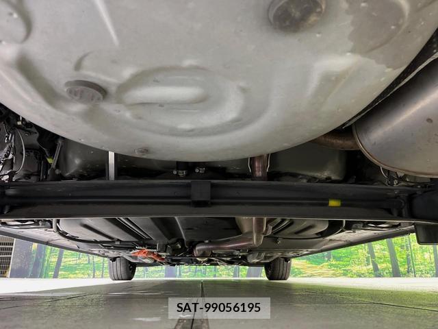 Toyota SIENTA 2017-07 8812914-18
