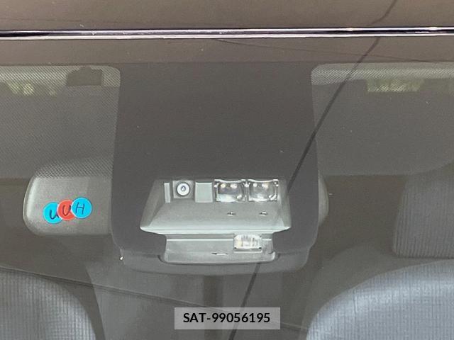 Toyota SIENTA 2017-07 8812914-4