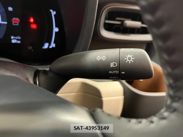 Toyota SIENTA 2024-10 8812943-13