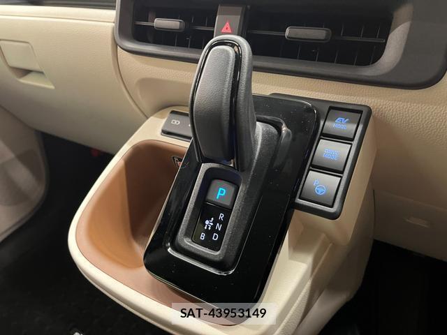 Toyota SIENTA 2024-10 8812943-16